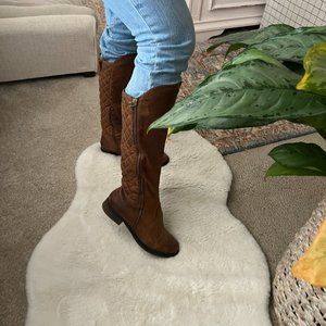 BROWN KNEE HIGH BOOT
